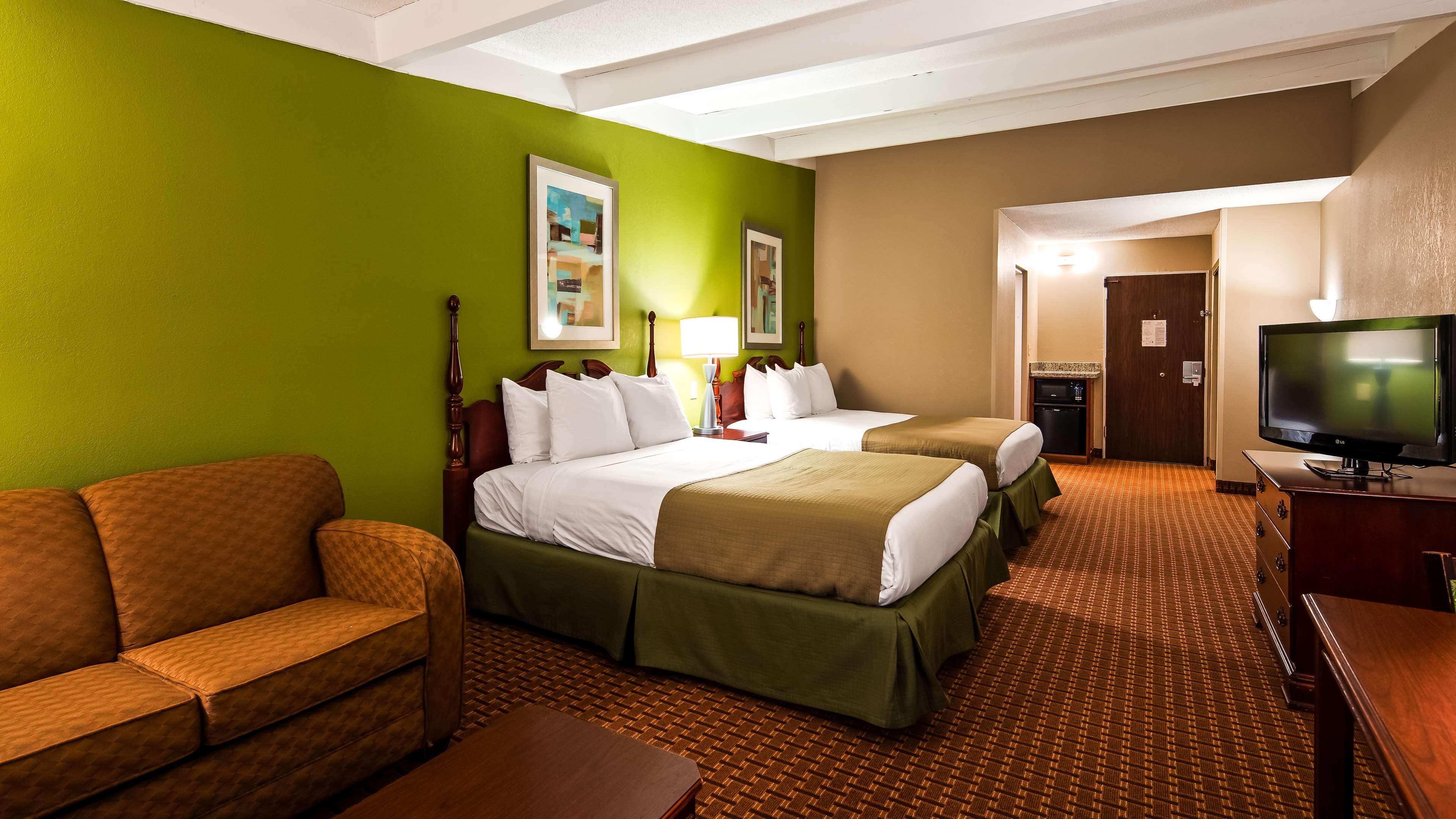 Surestay Plus Hotel By Best Western Raleigh North Downtown Exterior photo